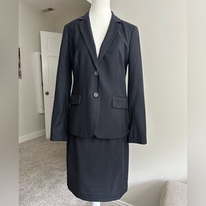 J Crew Super 120 2-Piece Navy Pin Stripe Skirt Suit Size 6